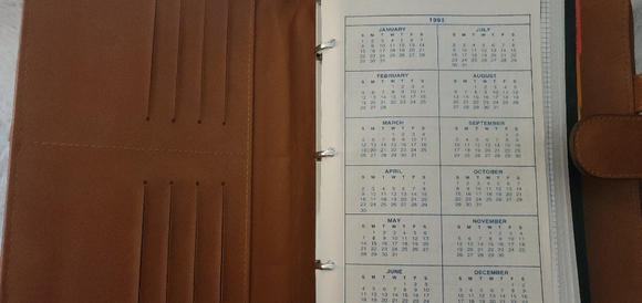 Dooney & Bourke Vintage 1995 Carmel Leather Planner - Picture 2 of 6